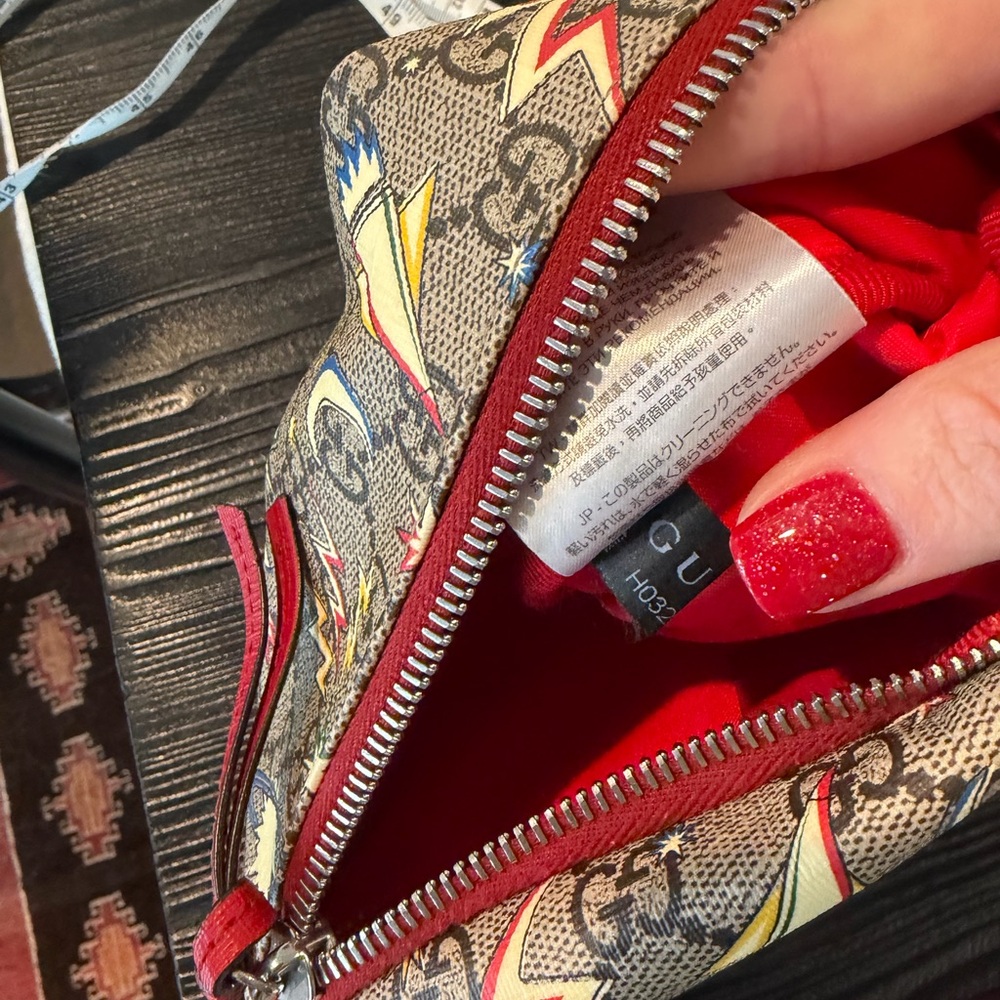 Gucci Beige Waist/Crossbody Bag with Red and Multicolor Accents - Picture 5 of 9